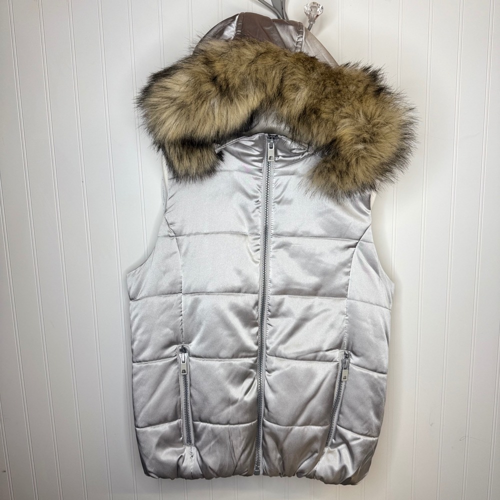 Liz Claiborne Silver Puffer Vest Sz Large Detachable Faux Fur Hood Sleeveless